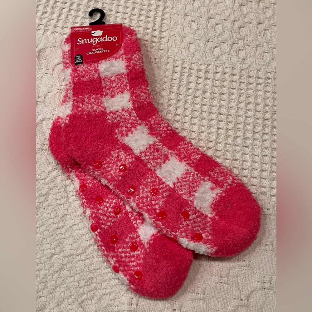 Snugadoo Pink and White Checkered Socks NWT